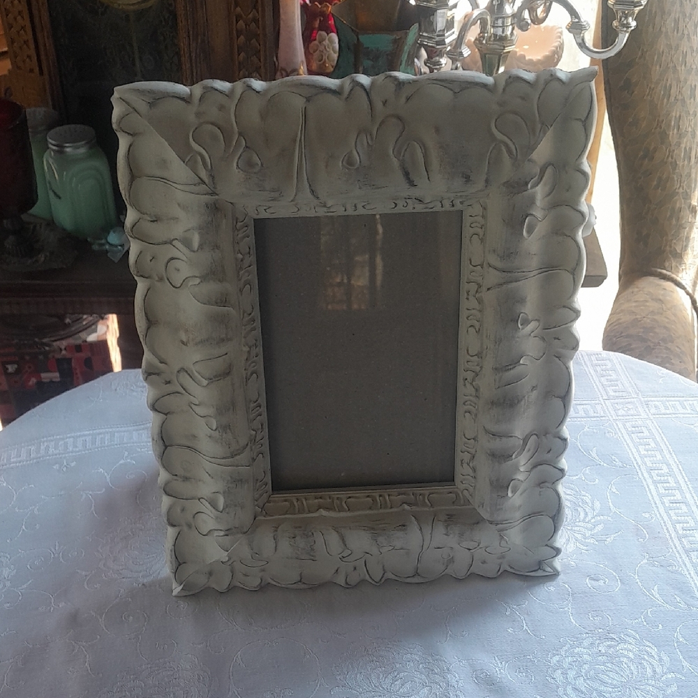 Vintage Style White Decorative Picture Frame - Home Accents